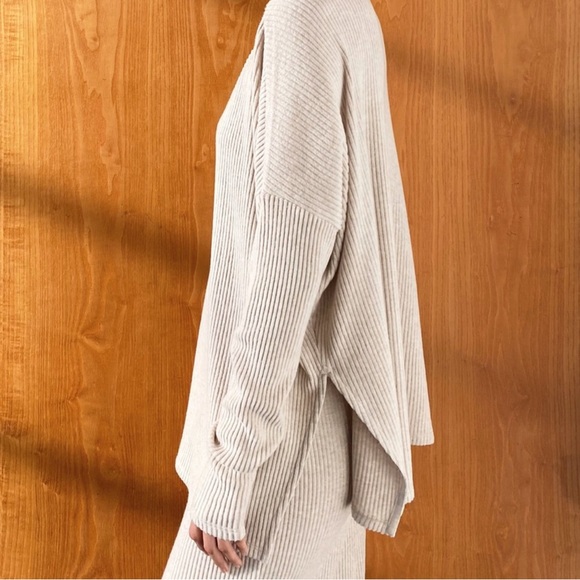 Traverse Sweater The Group Babaton - Picture 4 of 4